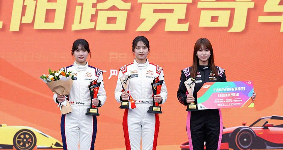 खाली पेलोड, भरी हुई टेबल: F1 डेस्क पर वह रिपोर्ट जिसमें कोई टीम नहीं थी